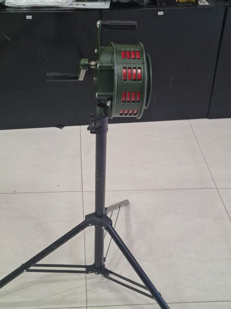 TRIPOD MANUALLY OPERATED HAND CRANK SIREN